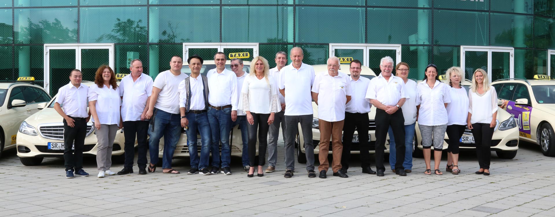 Team von Taxiunternehmen in Straubing